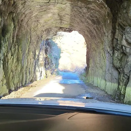 Rest And Roam * Milltown (Kerry)